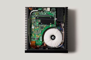 Naim Uniti Atom Headphone Edition - ���� ������� �� �����